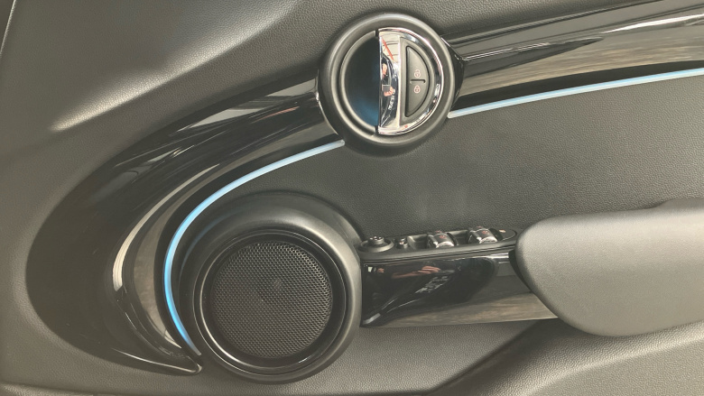 MINI Hatchback 1.5 Cooper Exclusive Premium Plus 5dr Auto Petrol Hatchback